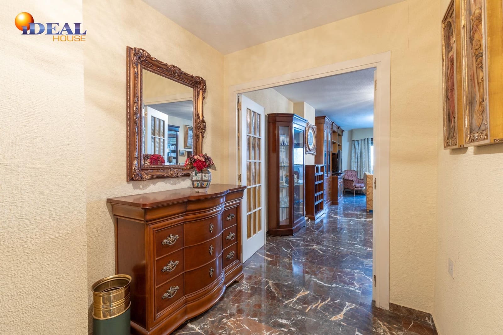 4 soveværelse Lejlighed til salg i Granada by med garage - € 560.000 (Ref: 9541047)