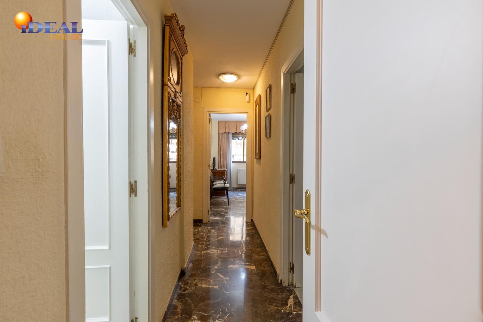 4 soveværelse Lejlighed til salg i Granada by med garage - € 560.000 (Ref: 9541047)