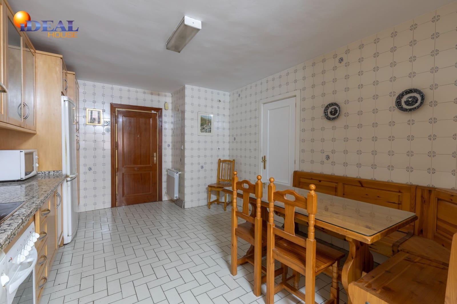 4 soveværelse Lejlighed til salg i Granada by med garage - € 560.000 (Ref: 9541047)