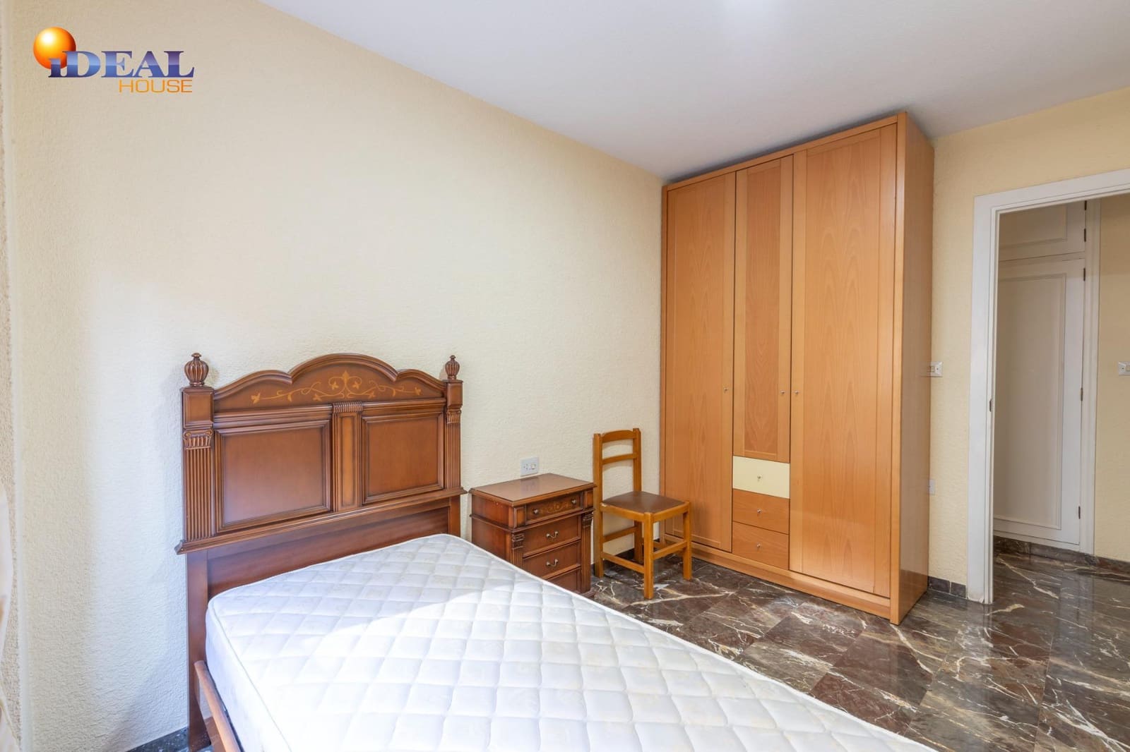 4 soveværelse Lejlighed til salg i Granada by med garage - € 560.000 (Ref: 9541047)