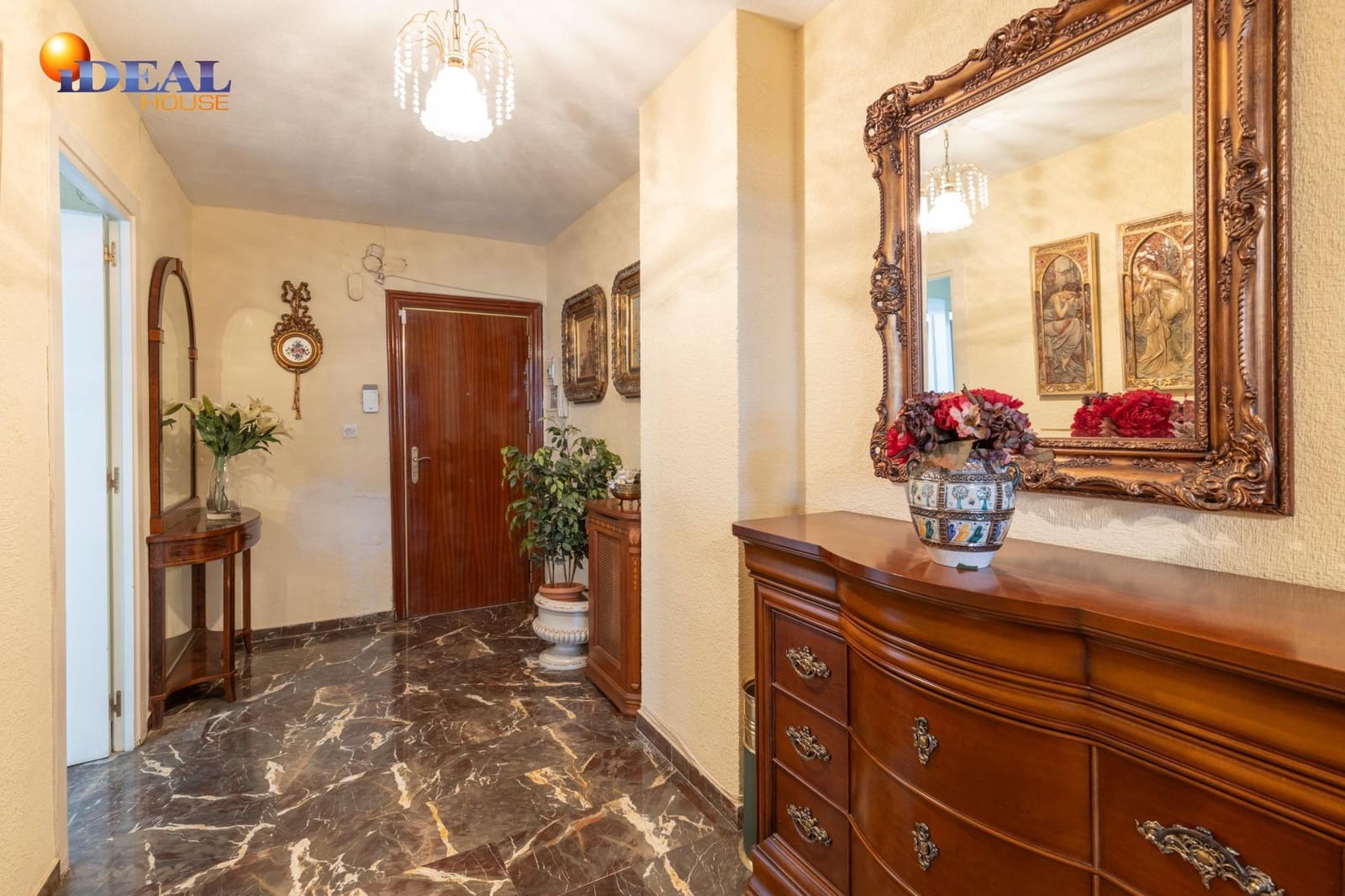 4 soveværelse Lejlighed til salg i Granada by med garage - € 560.000 (Ref: 9541047)