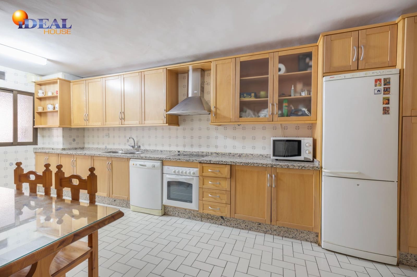 4 soveværelse Lejlighed til salg i Granada by med garage - € 560.000 (Ref: 9541047)