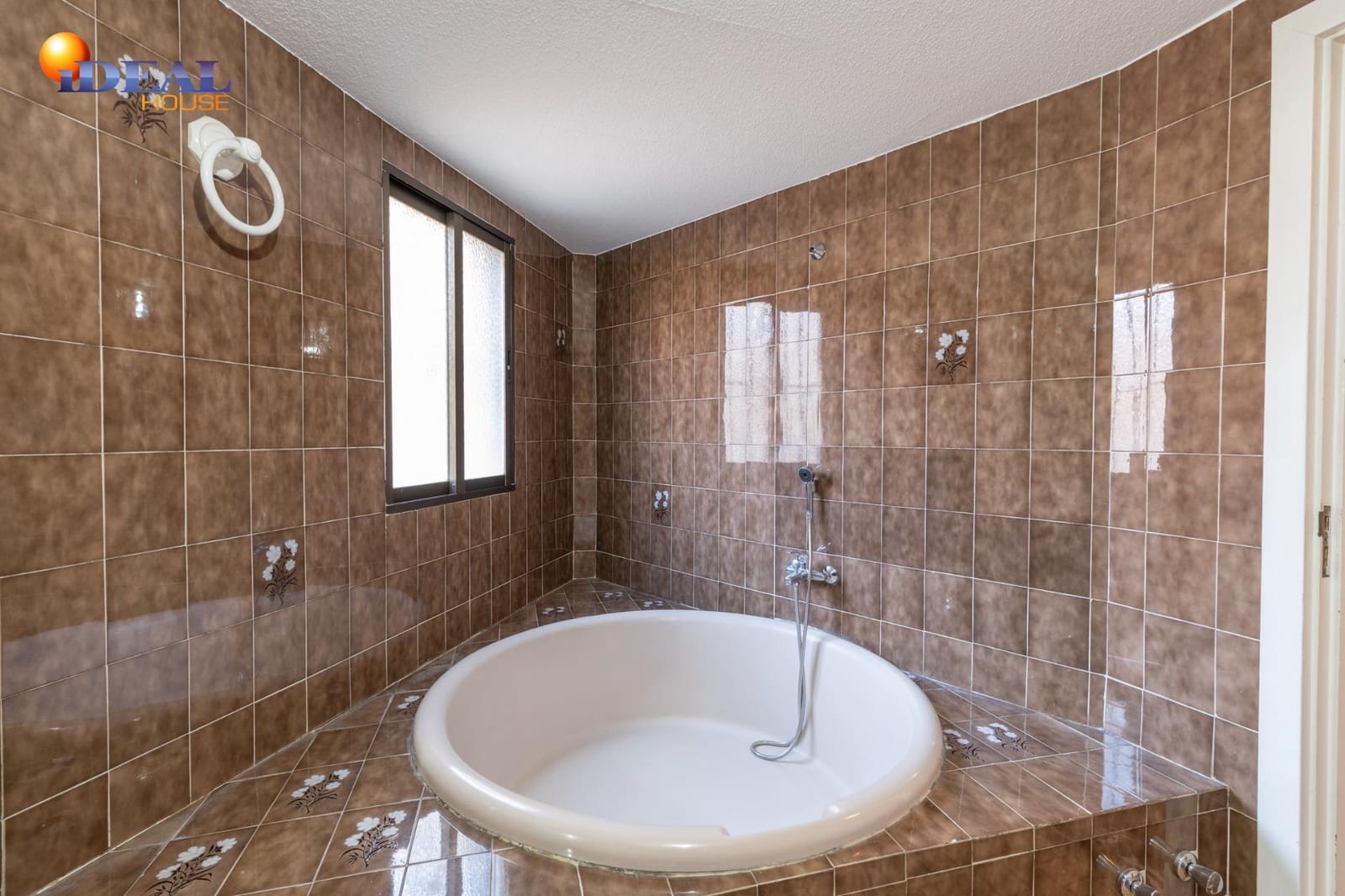 4 soveværelse Lejlighed til salg i Granada by med garage - € 560.000 (Ref: 9541047)