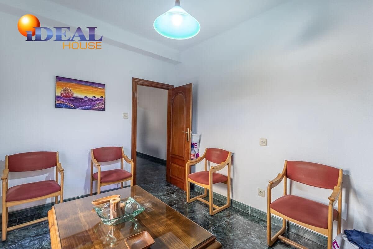 4 soveværelse Lejlighed til salg i Granada by - € 200.000 (Ref: 9541051)