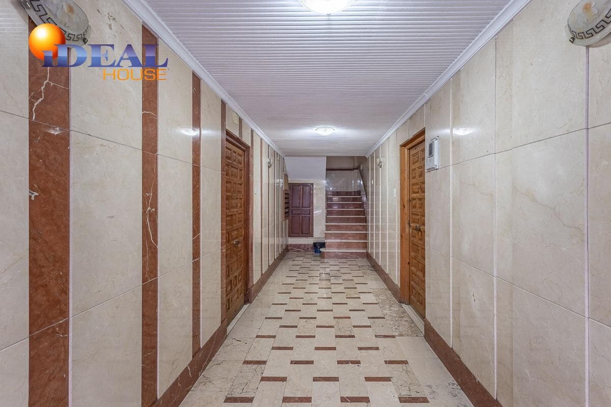 4 soveværelse Lejlighed til salg i Granada by - € 200.000 (Ref: 9541051)