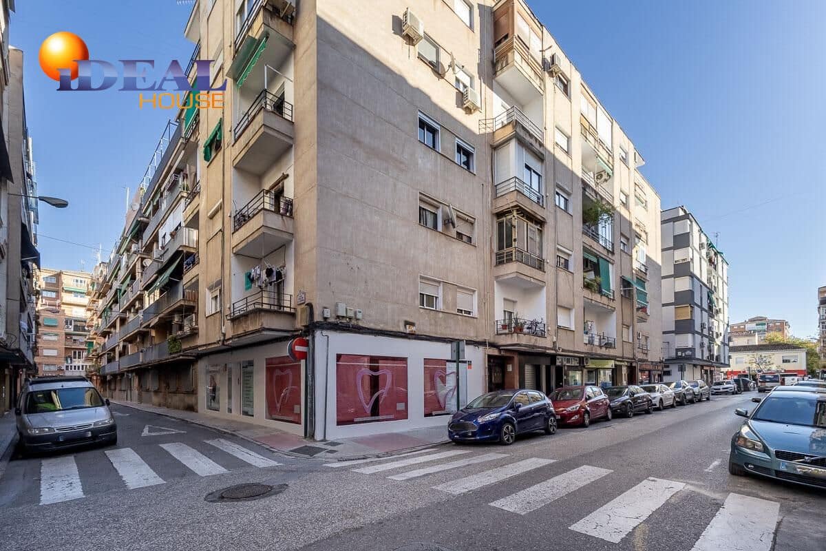 4 soveværelse Lejlighed til salg i Granada by - € 200.000 (Ref: 9541051)