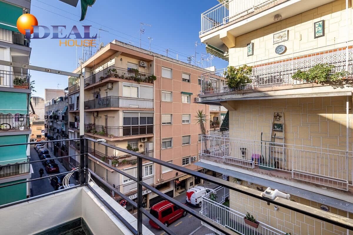 4 soveværelse Lejlighed til salg i Granada by - € 200.000 (Ref: 9541051)