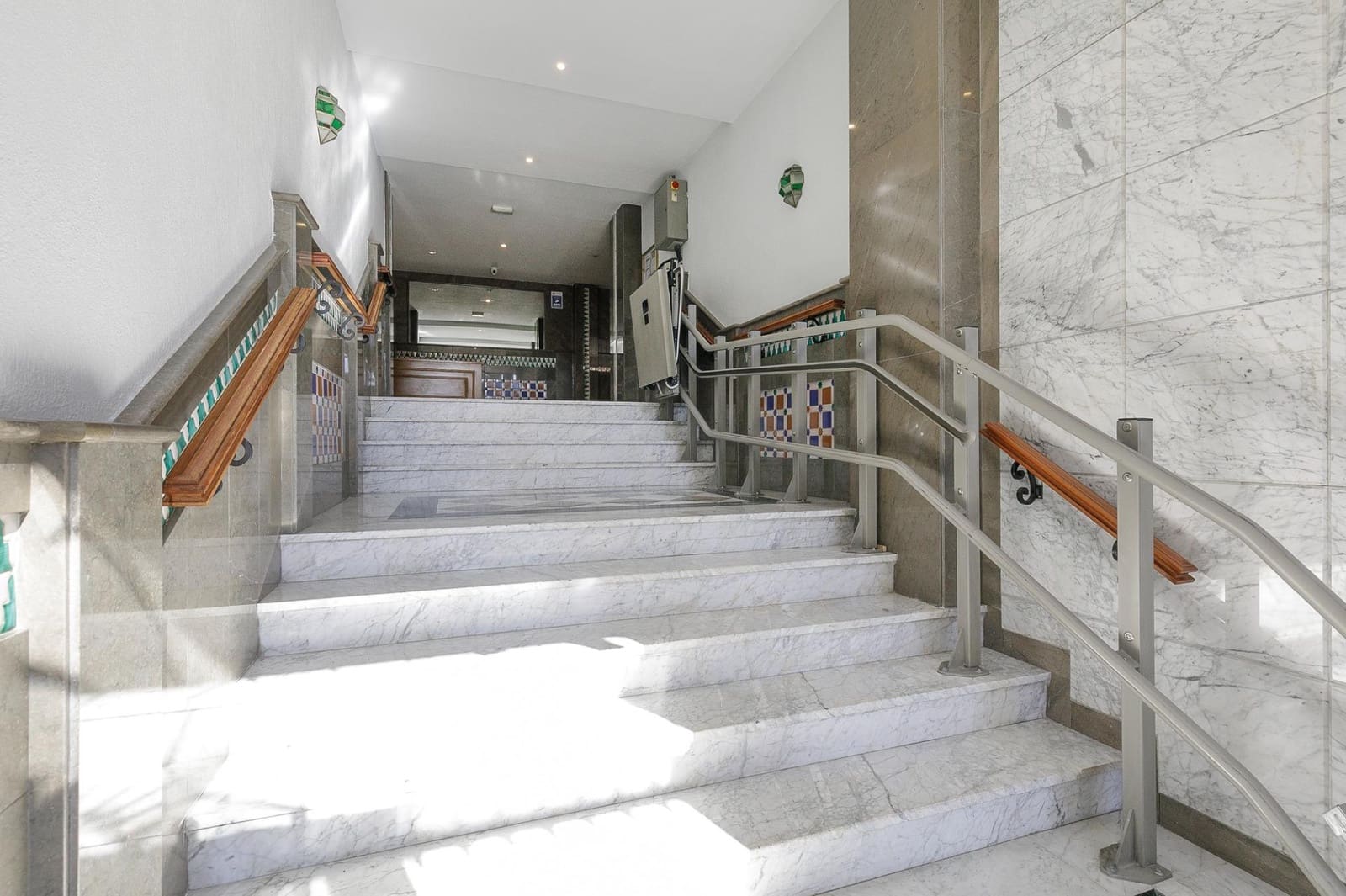 2 Zimmer Wohnung zu verkaufen in Granada Stadt mit Garage - 320.000 € (Ref: 9543532)