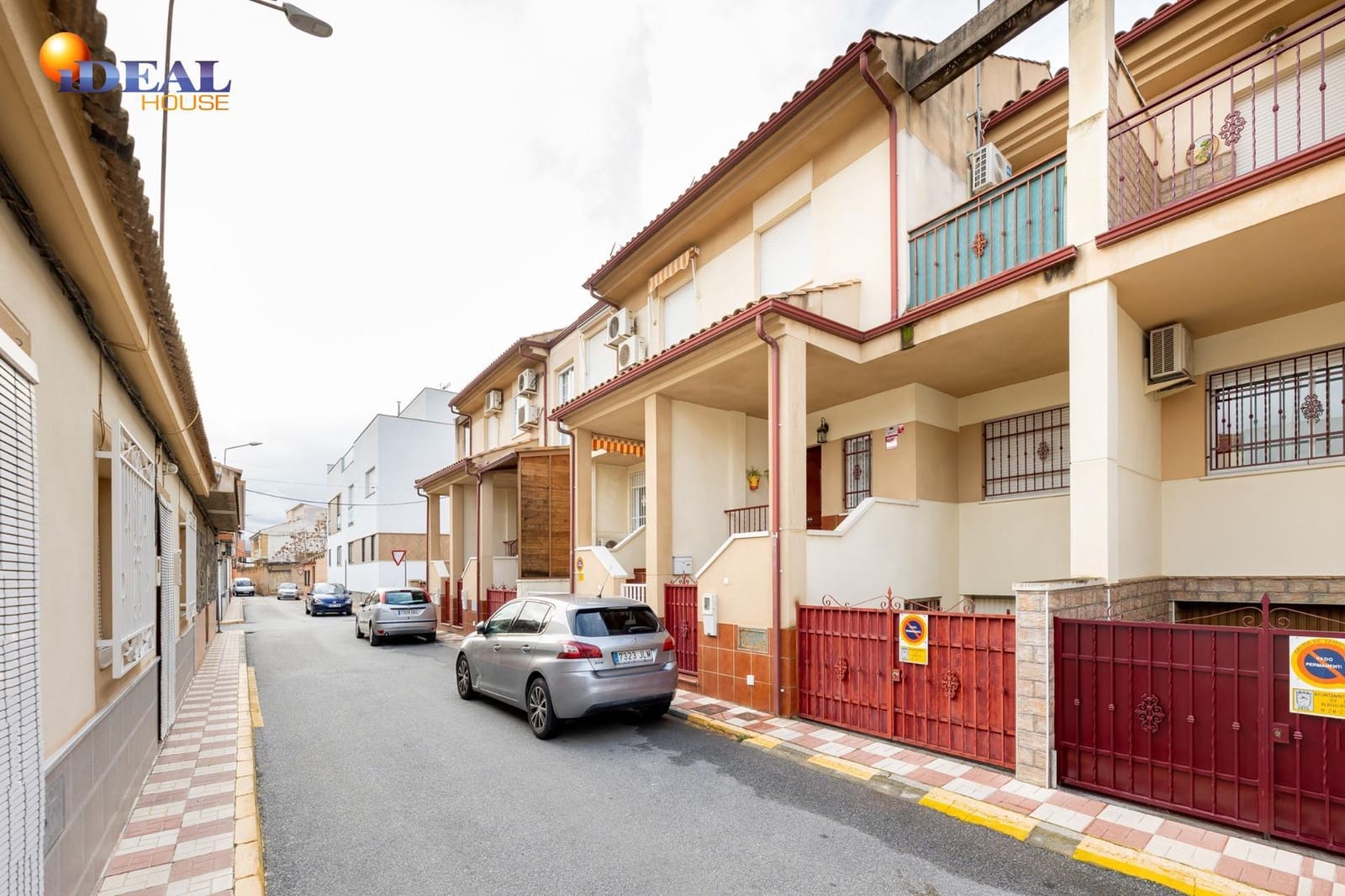 4 Zimmer Reihenhaus zu verkaufen in Albolote mit Garage - 235.000 € (Ref: 9543533)