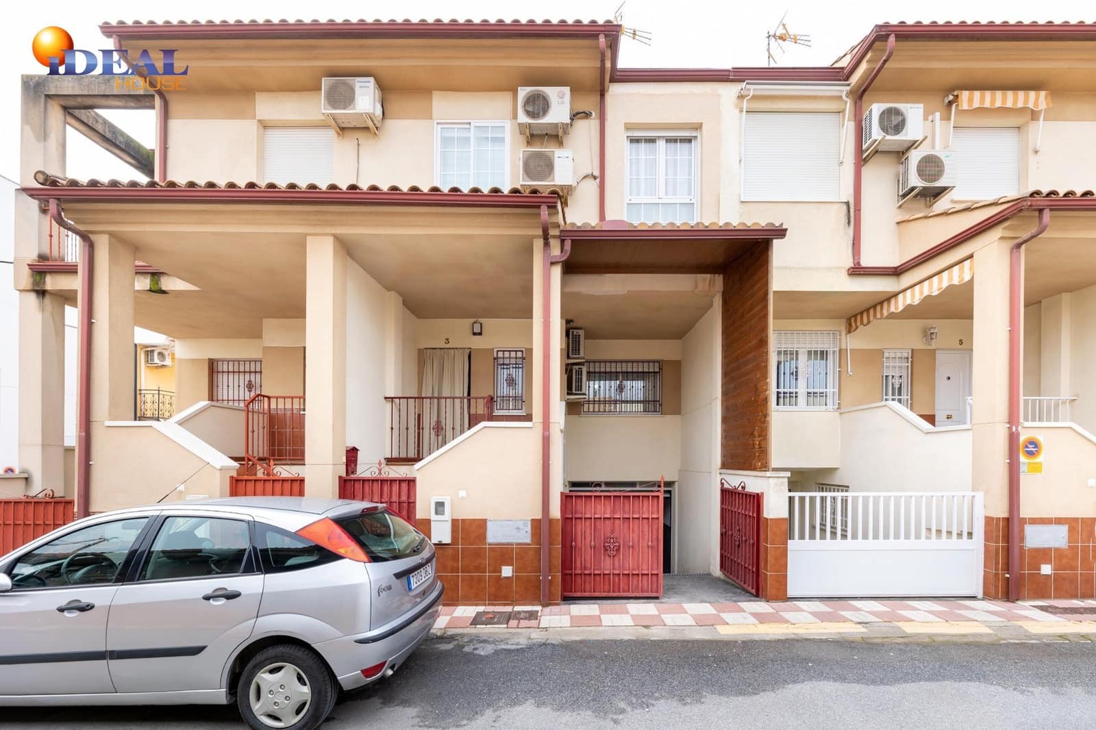 4 Zimmer Reihenhaus zu verkaufen in Albolote mit Garage - 235.000 € (Ref: 9543533)