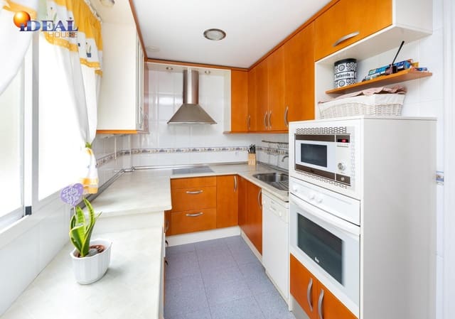 4 Zimmer Reihenhaus zu verkaufen in Albolote mit Garage - 235.000 € (Ref: 9543533)