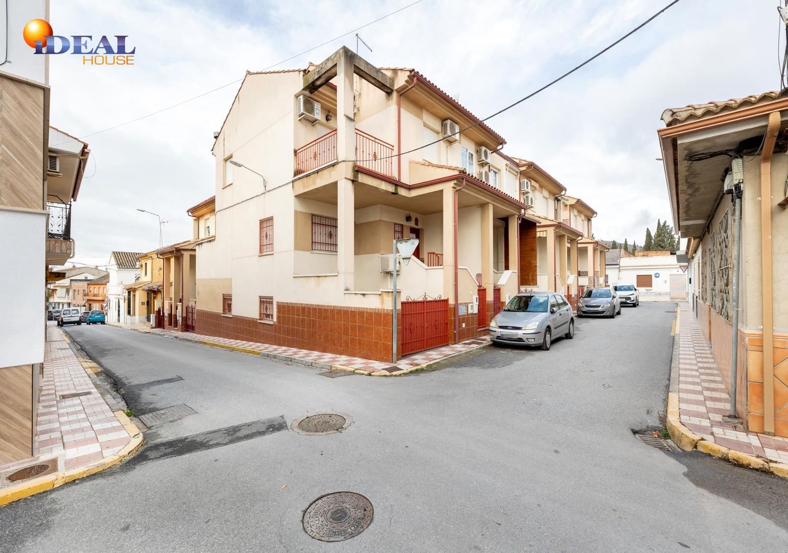 4 Zimmer Reihenhaus zu verkaufen in Albolote mit Garage - 235.000 € (Ref: 9543533)