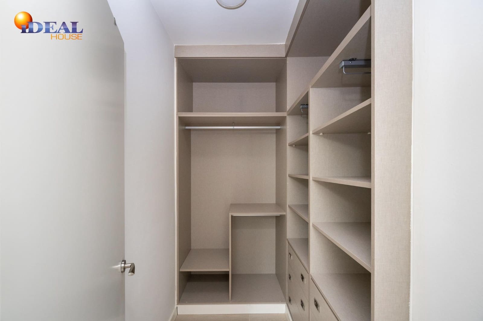 Piso de 4 habitaciones en Granada ciudad en venta - 395.000 € (Ref: 9551315)