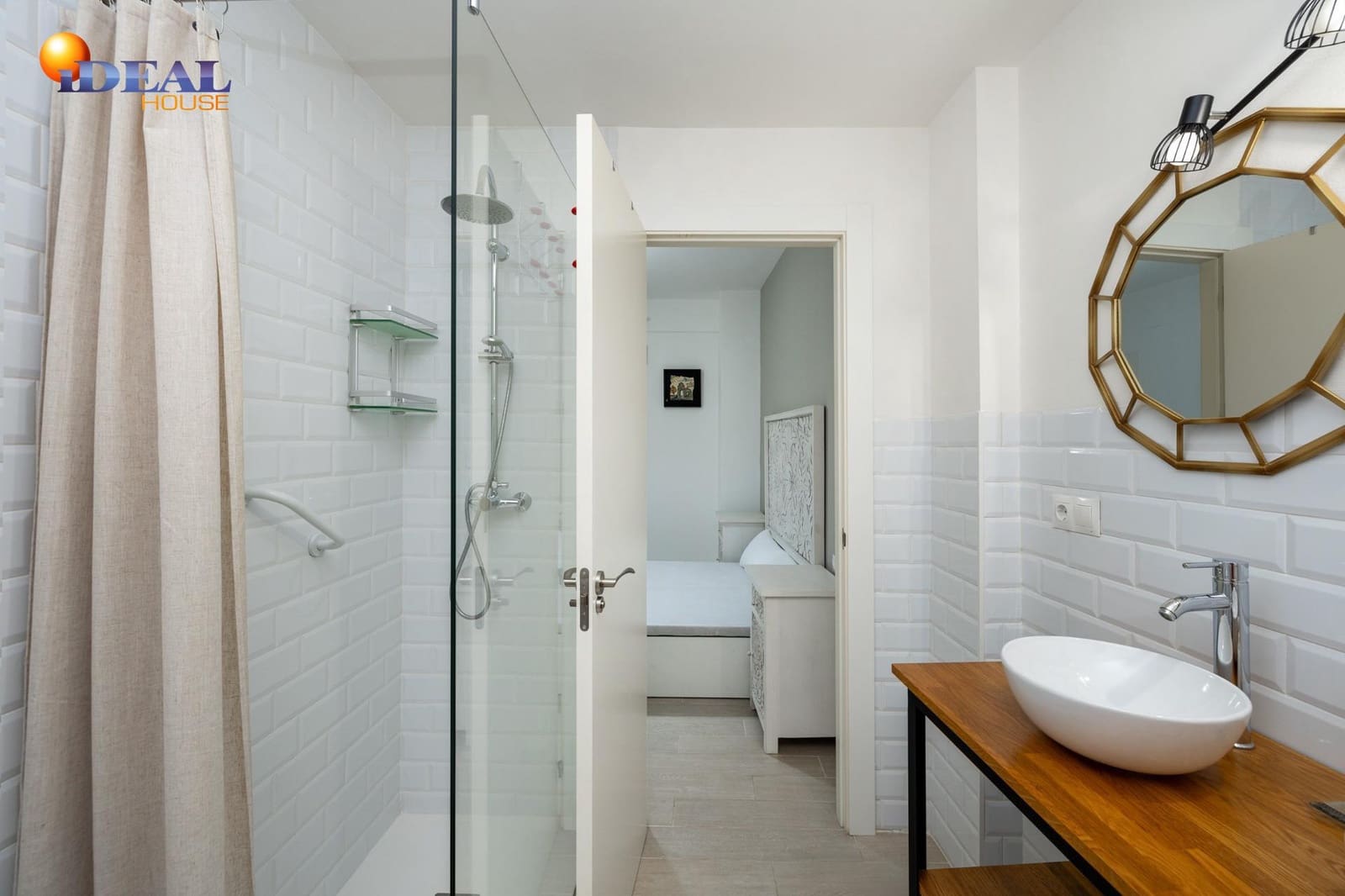 Piso de 4 habitaciones en Granada ciudad en venta - 395.000 € (Ref: 9551315)