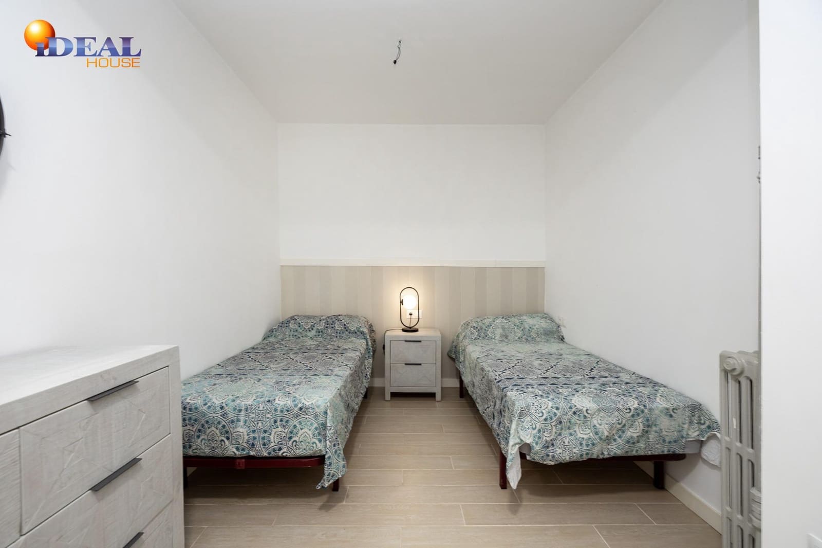 Piso de 4 habitaciones en Granada ciudad en venta - 395.000 € (Ref: 9551315)