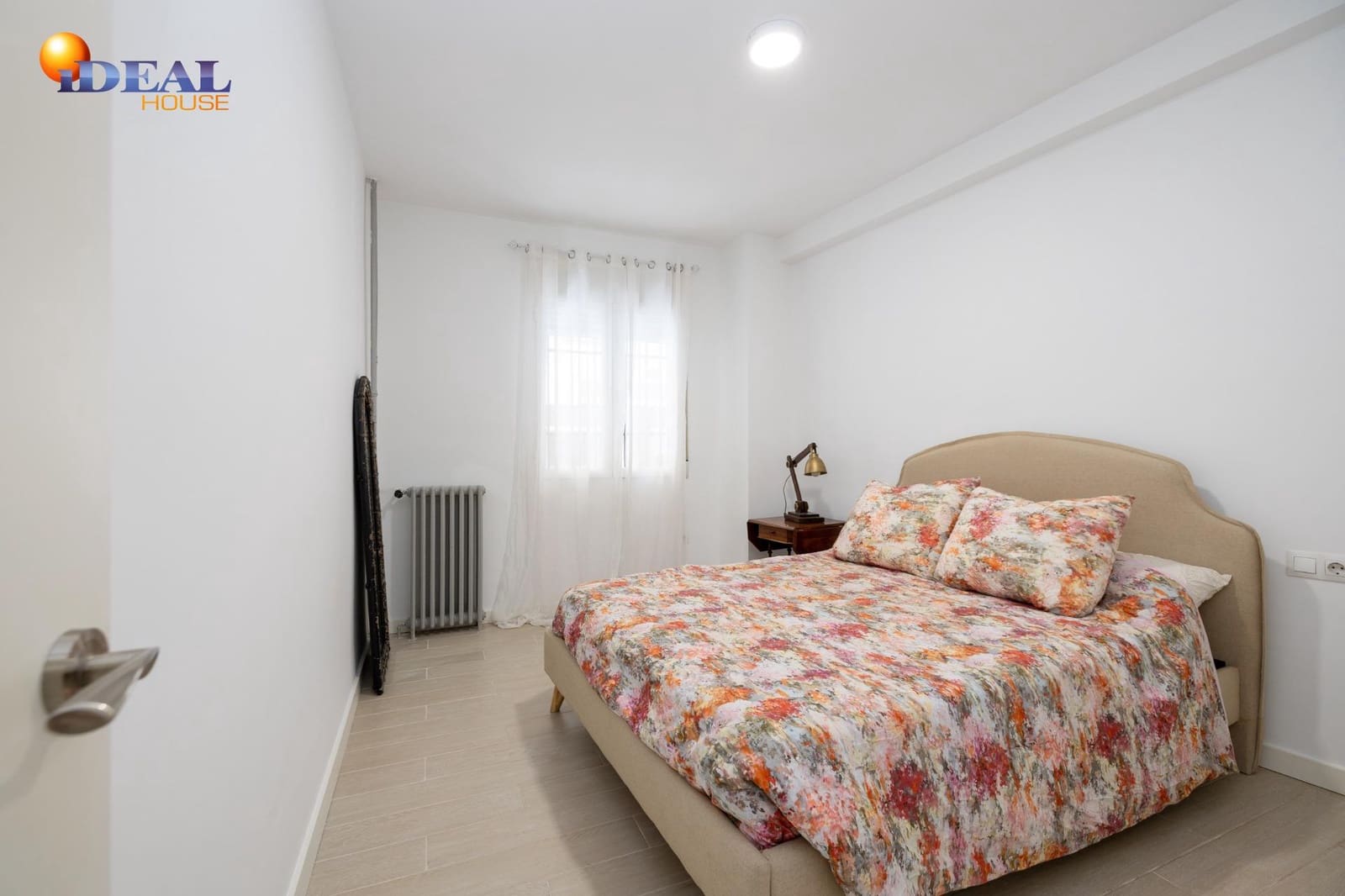 Piso de 4 habitaciones en Granada ciudad en venta - 395.000 € (Ref: 9551315)