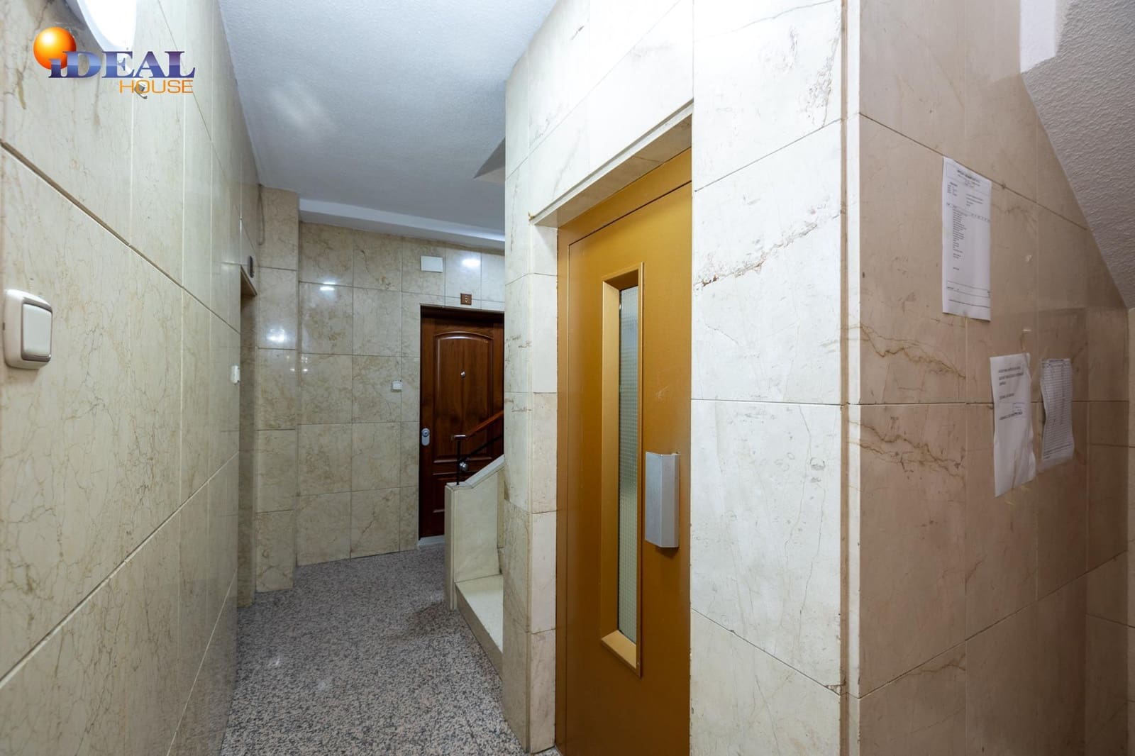 Piso de 4 habitaciones en Granada ciudad en venta - 395.000 € (Ref: 9551315)