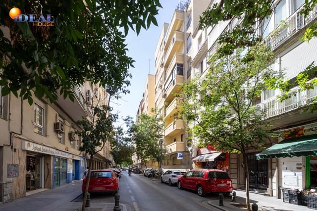 Piso de 4 habitaciones en Centro, Granada ciudad en venta - 395.000 € (Ref: 9551315)
