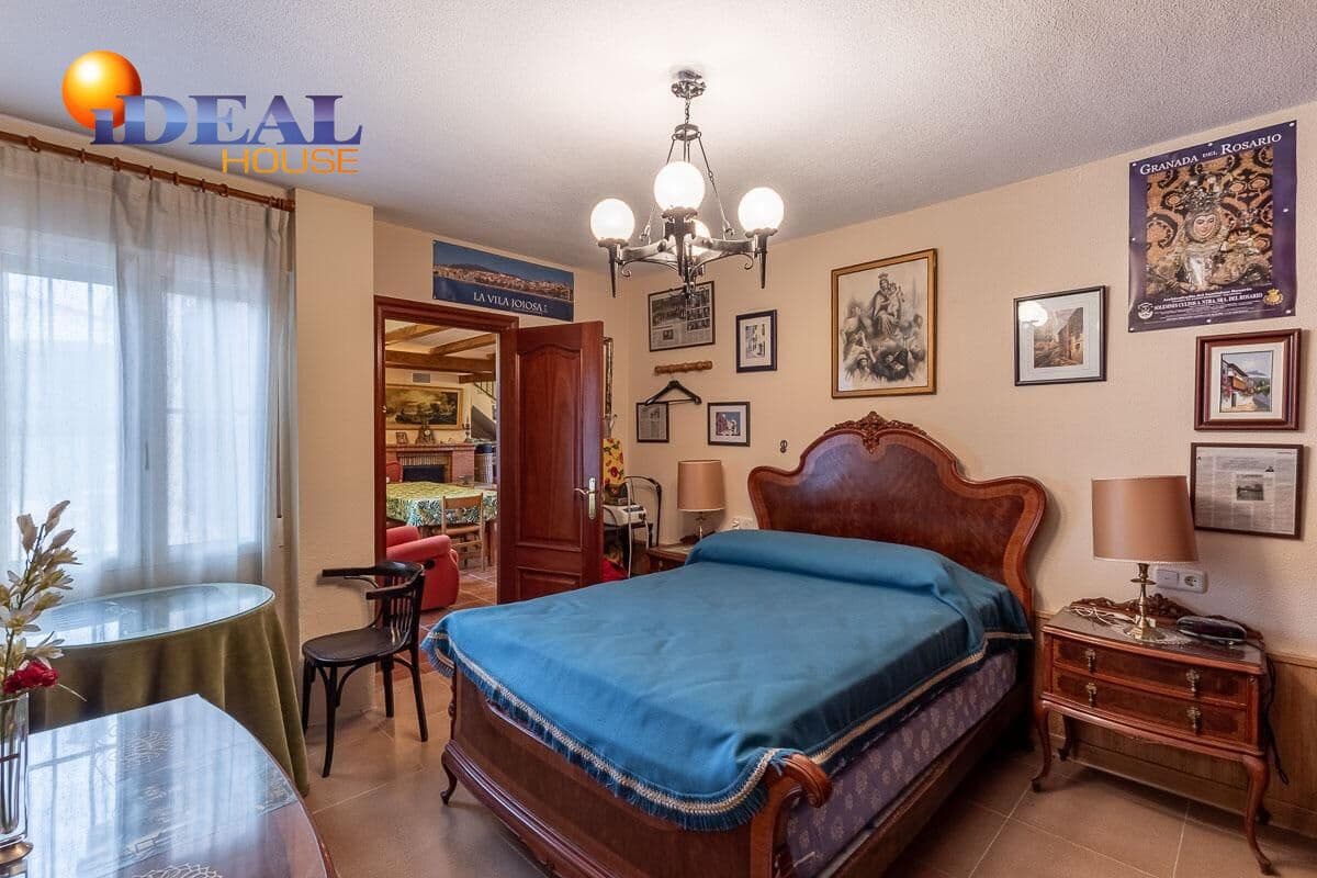 5 sypialnia Willa na sprzedaż w Otura z basenem - 520 000 € (Ref: 9551317)