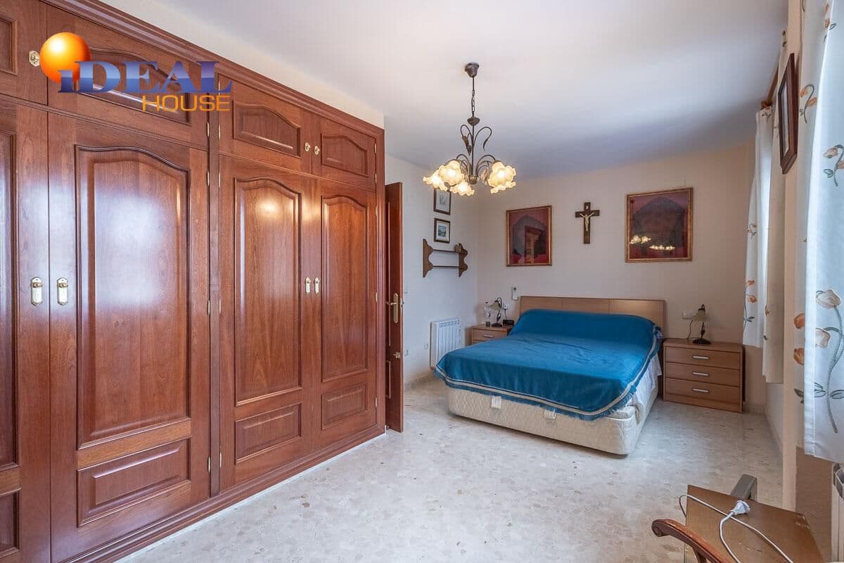 5 sypialnia Willa na sprzedaż w Otura z basenem - 520 000 € (Ref: 9551317)