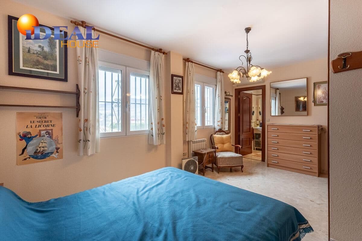 5 sypialnia Willa na sprzedaż w Otura z basenem - 520 000 € (Ref: 9551317)