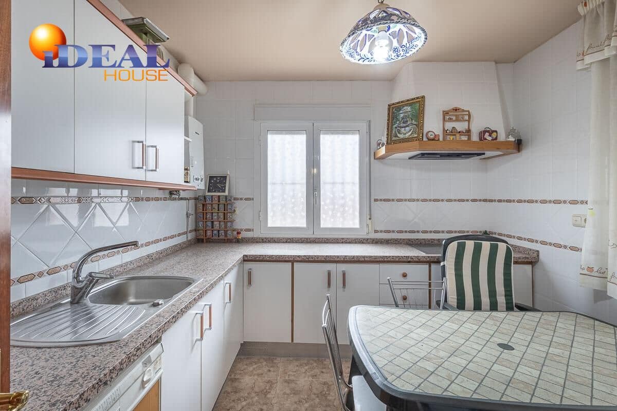 5 sypialnia Willa na sprzedaż w Otura z basenem - 520 000 € (Ref: 9551317)