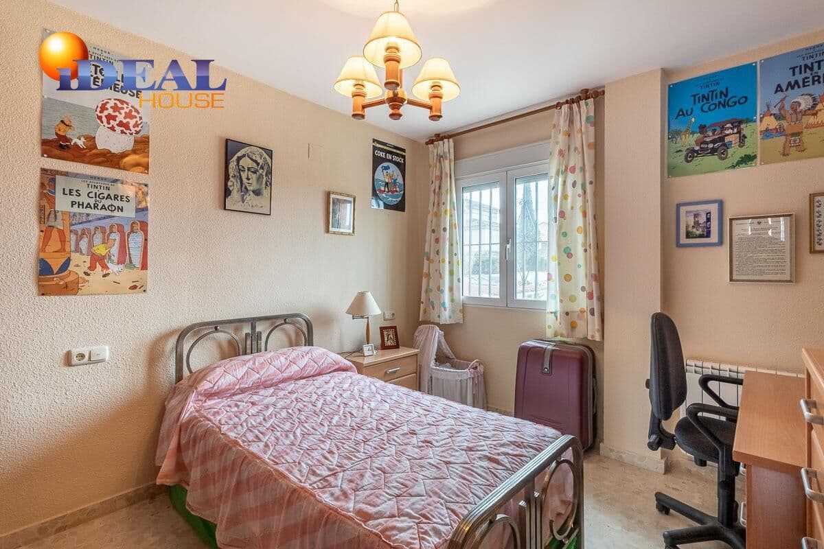 5 sypialnia Willa na sprzedaż w Otura z basenem - 520 000 € (Ref: 9551317)