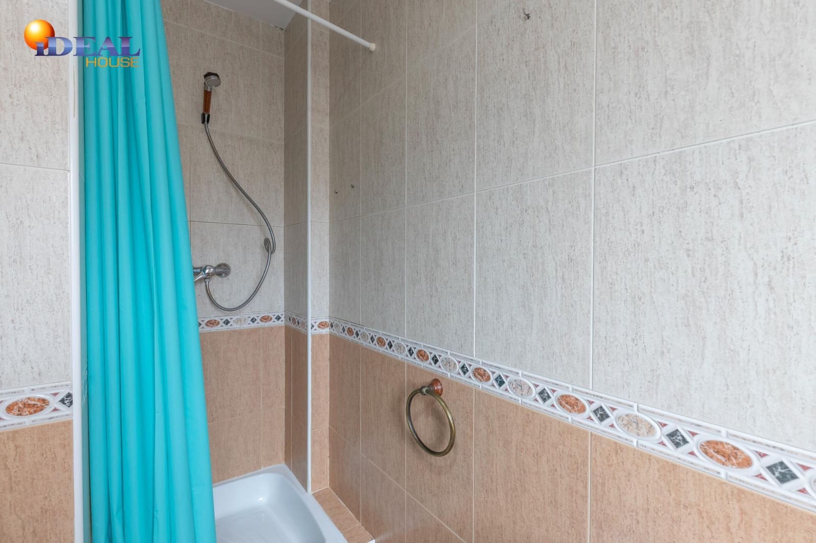 3 soverom Rekkehus til salgs i Ogijares med garasje - € 249 000 (Ref: 9555673)