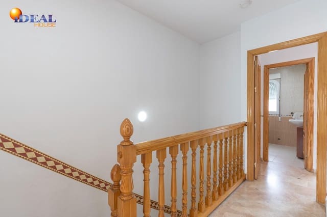 3 soverom Rekkehus til salgs i Ogíjares med garasje - € 249 000 (Ref: 9555673)