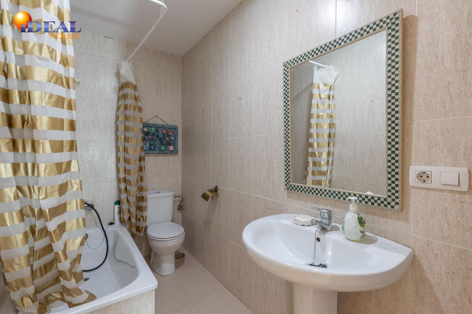 3 soverom Rekkehus til salgs i Ogijares med garasje - € 249 000 (Ref: 9555673)