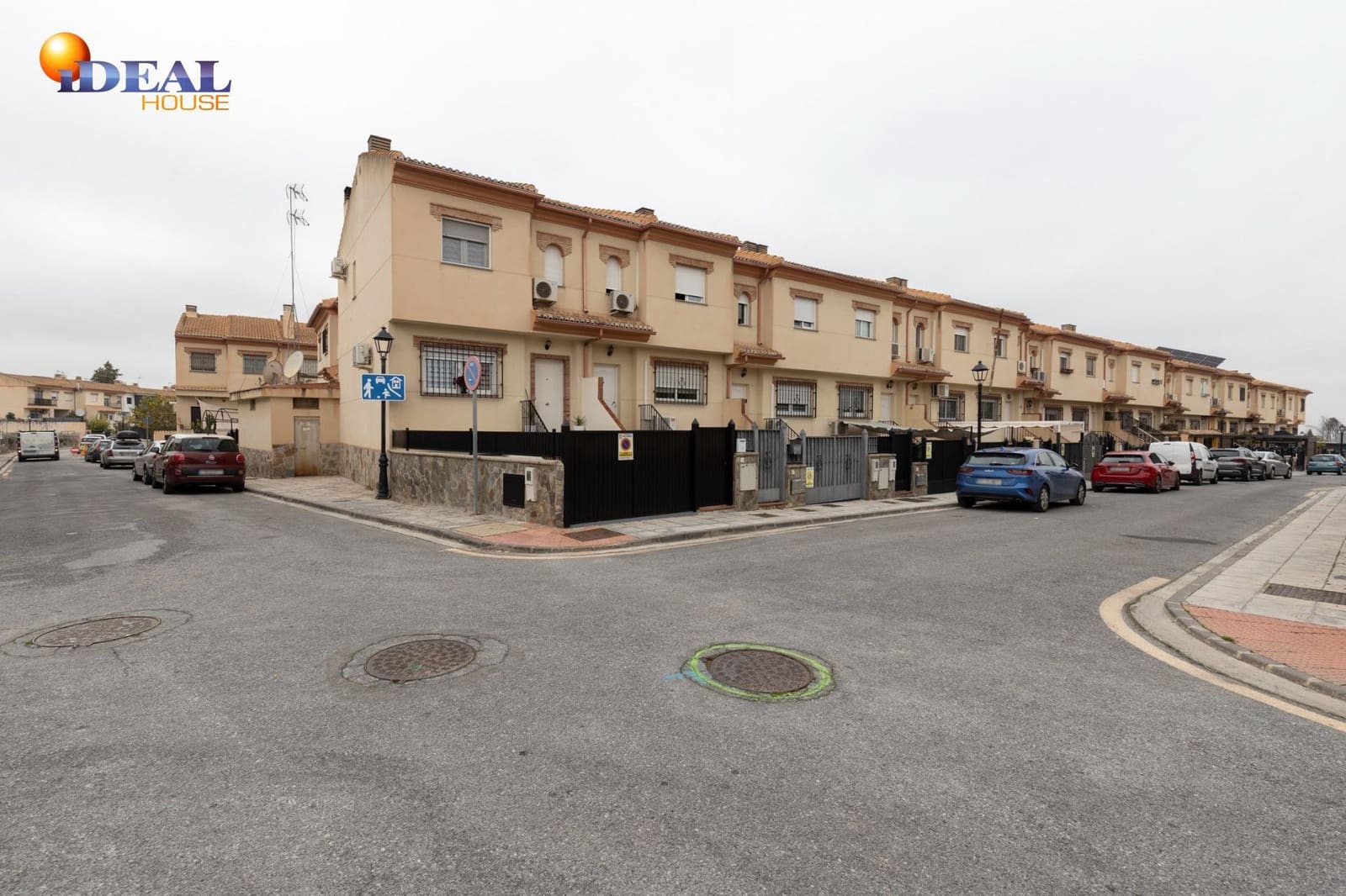 3 soverom Rekkehus til salgs i Ogijares med garasje - € 249 000 (Ref: 9555673)