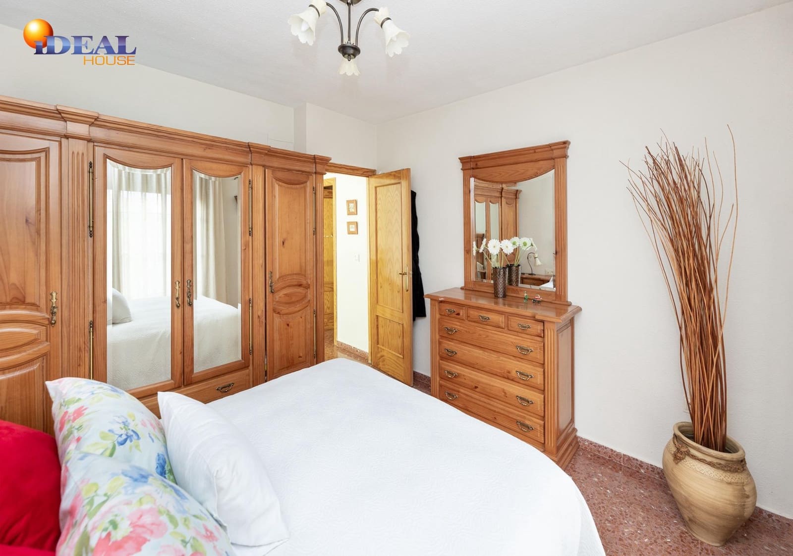 3 Zimmer Reihenhaus zu verkaufen in Otura mit Garage - 240.000 € (Ref: 9555674)