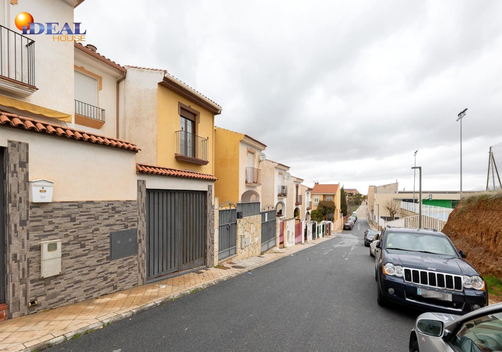 3 Zimmer Reihenhaus zu verkaufen in Otura mit Garage - 240.000 € (Ref: 9555674)