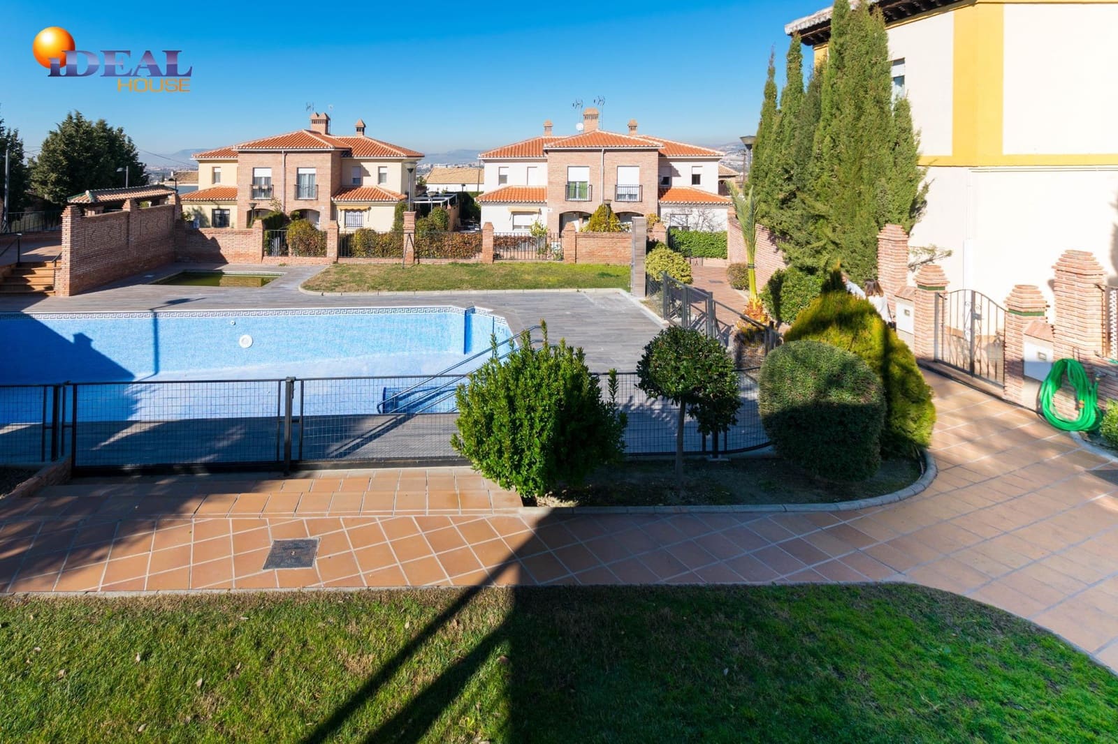 3 sovrum Villa till salu i La Zubia med garage - 299 000 € (Ref: 9561723)