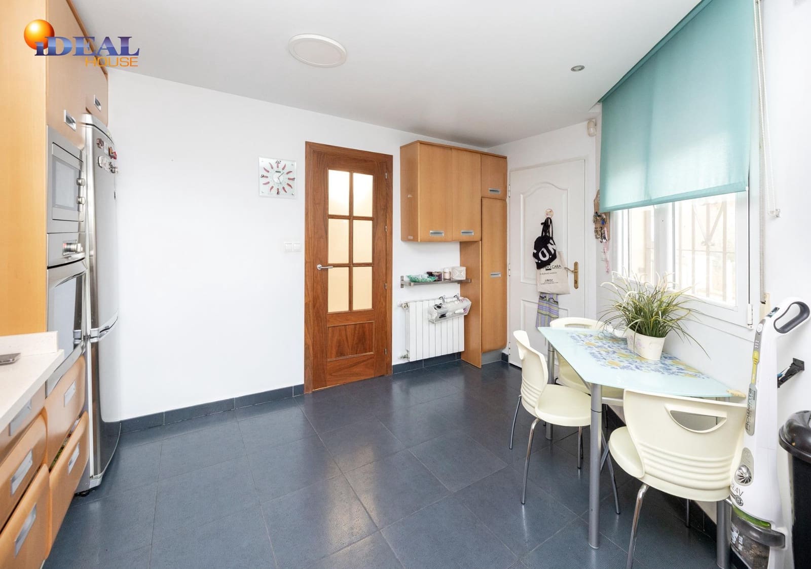 3 sovrum Villa till salu i La Zubia med garage - 299 000 € (Ref: 9561723)