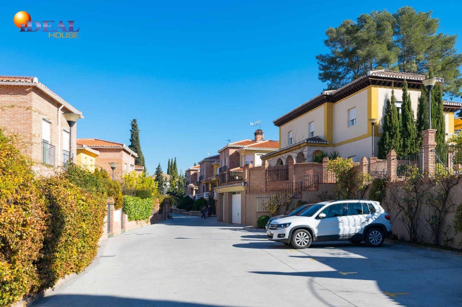 3 sovrum Villa till salu i La Zubia med garage - 299 000 € (Ref: 9561723)