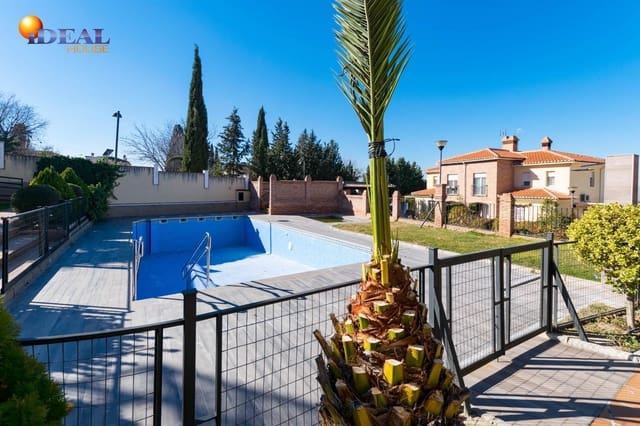 3 sovrum Villa till salu i La Zubia med garage - 299 000 € (Ref: 9561723)