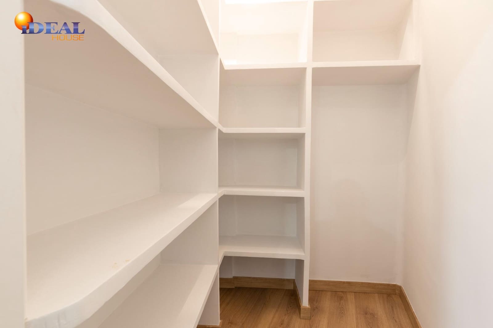 4 soveværelse Lejlighed til salg i Granada by - € 359.000 (Ref: 9561724)