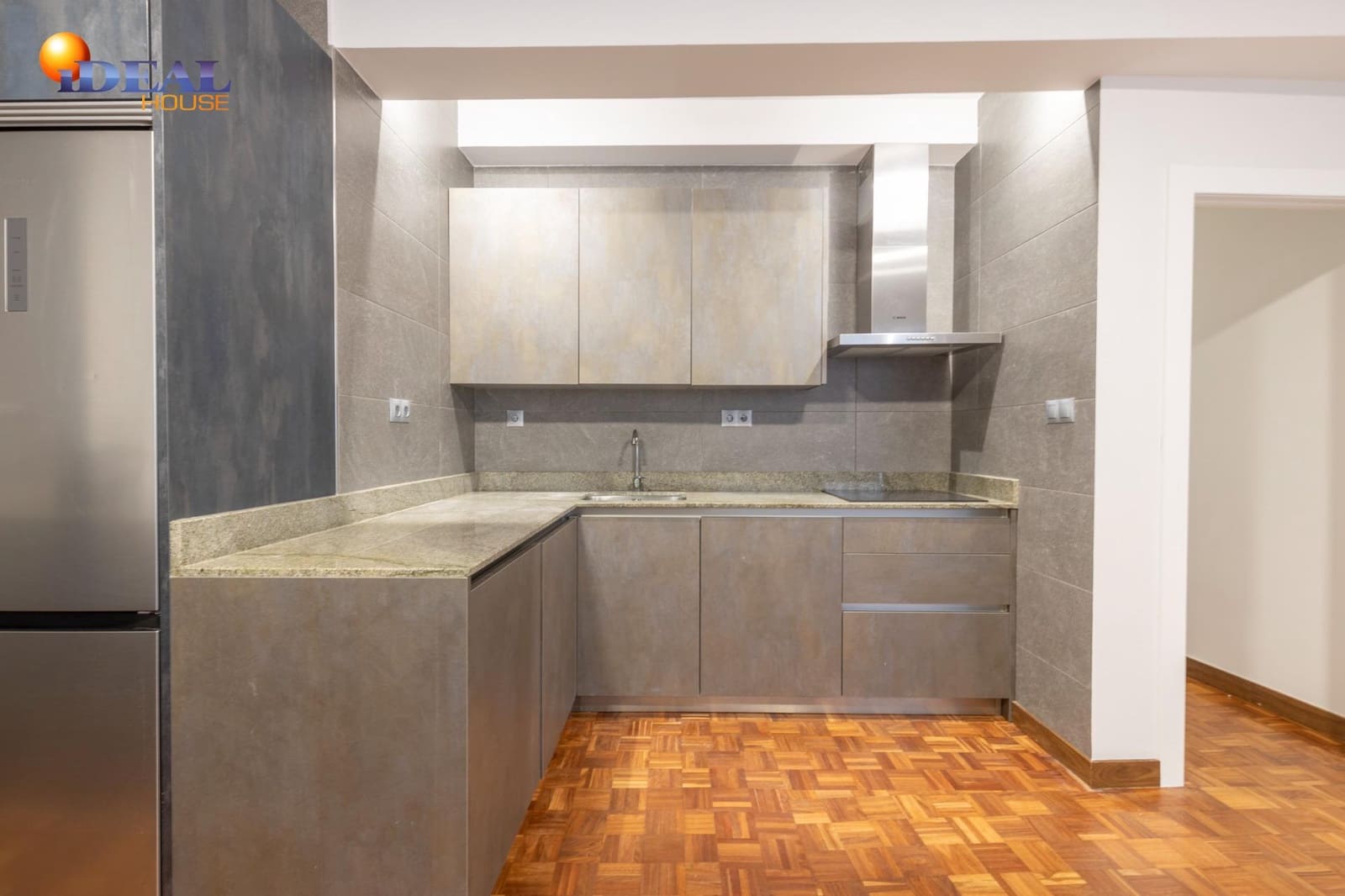 4 soveværelse Lejlighed til salg i Granada by - € 359.000 (Ref: 9561724)