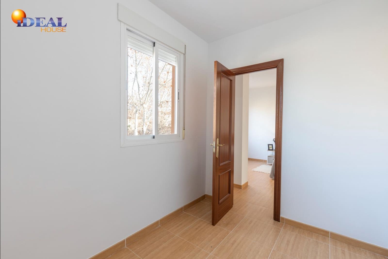 3 soveværelse Rækkehus til salg i Fuente Vaqueros med garage - € 169.900 (Ref: 9561725)