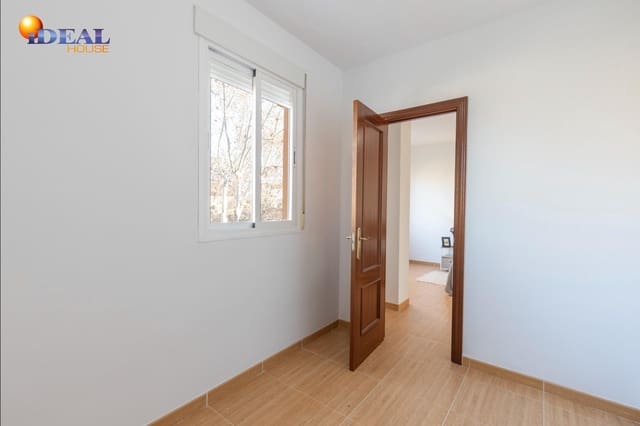 3 soveværelse Rækkehus til salg i Fuente Vaqueros med garage - € 169.900 (Ref: 9561725)