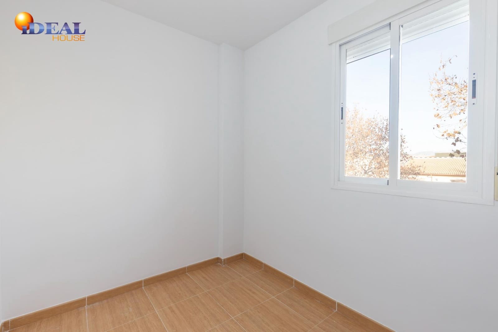 3 soveværelse Rækkehus til salg i Fuente Vaqueros med garage - € 169.900 (Ref: 9561725)