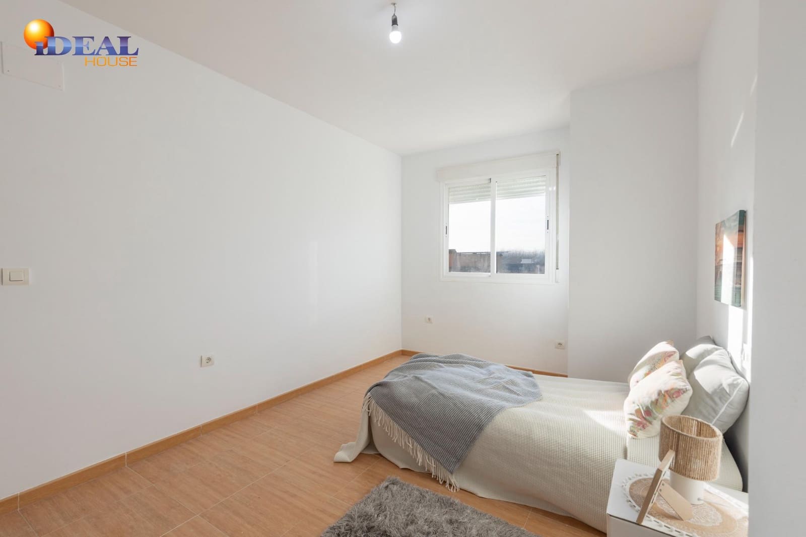 3 soveværelse Rækkehus til salg i Fuente Vaqueros med garage - € 169.900 (Ref: 9561725)