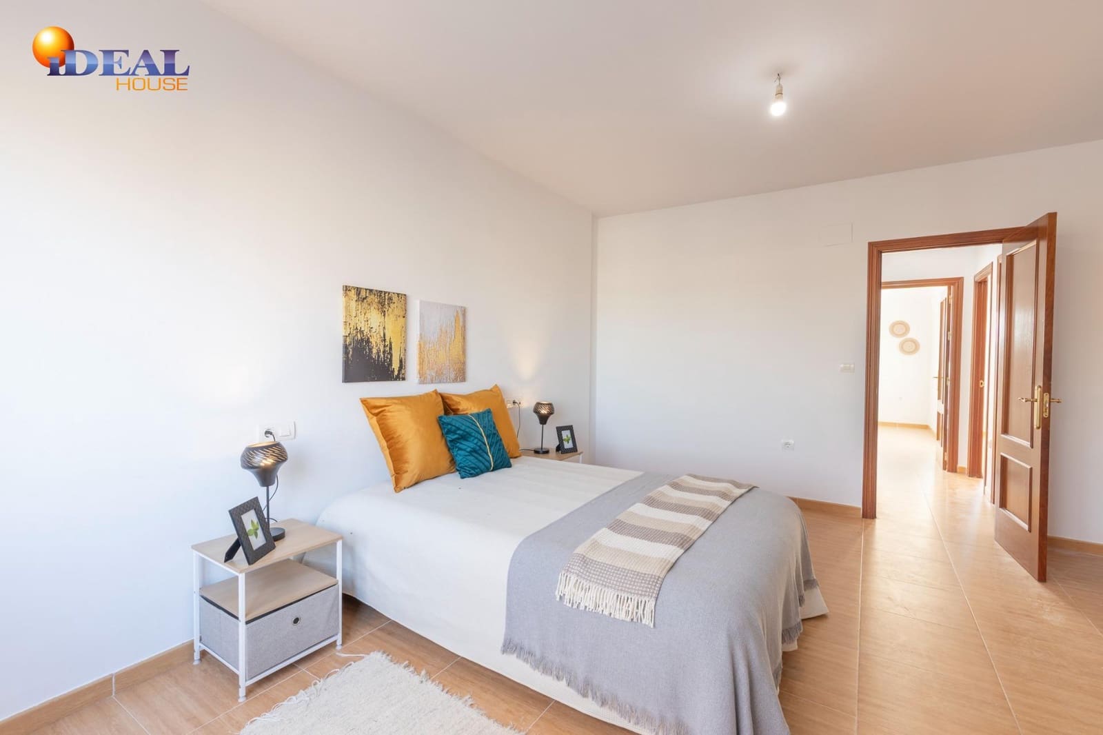 3 soveværelse Rækkehus til salg i Fuente Vaqueros med garage - € 169.900 (Ref: 9561725)