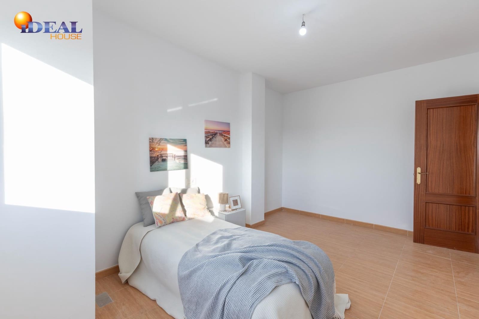 3 soveværelse Rækkehus til salg i Fuente Vaqueros med garage - € 169.900 (Ref: 9561725)