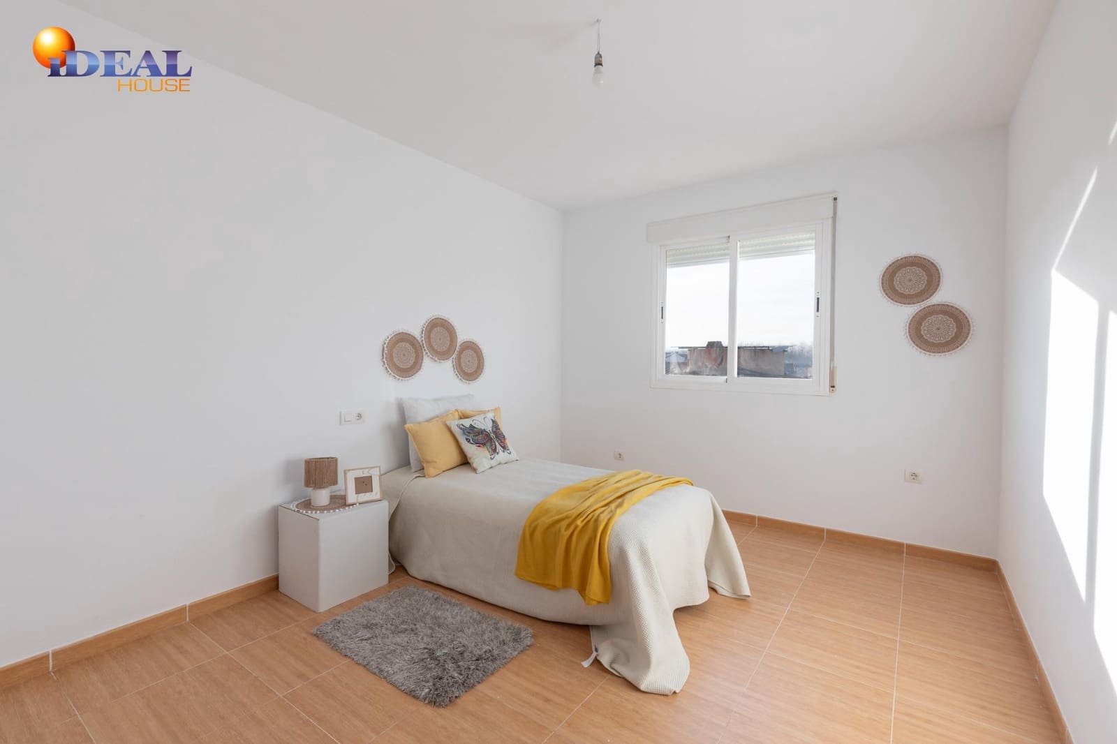 3 soveværelse Rækkehus til salg i Fuente Vaqueros med garage - € 169.900 (Ref: 9561725)