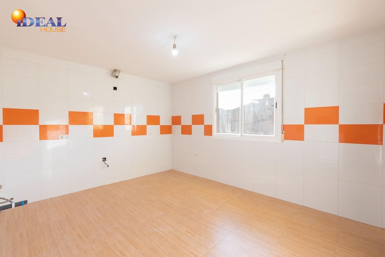 3 soveværelse Rækkehus til salg i Fuente Vaqueros med garage - € 169.900 (Ref: 9561725)