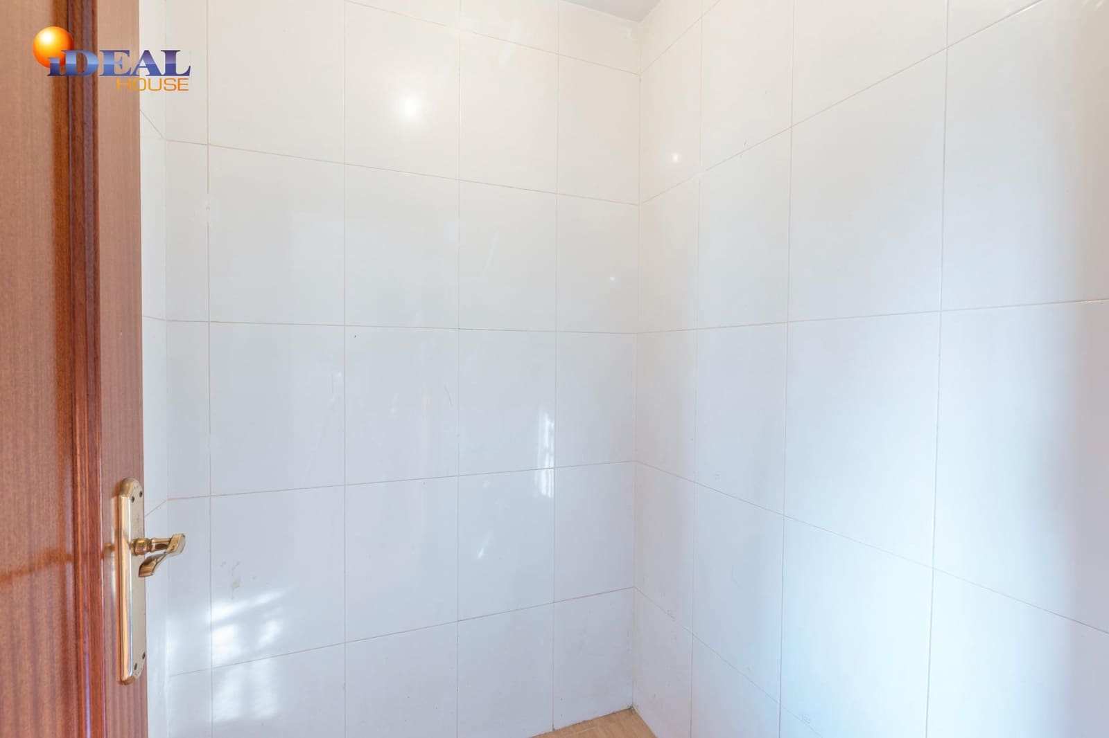 3 soveværelse Rækkehus til salg i Fuente Vaqueros med garage - € 169.900 (Ref: 9561725)