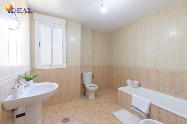 3 soveværelse Rækkehus til salg i Fuente Vaqueros med garage - € 169.900 (Ref: 9561725)