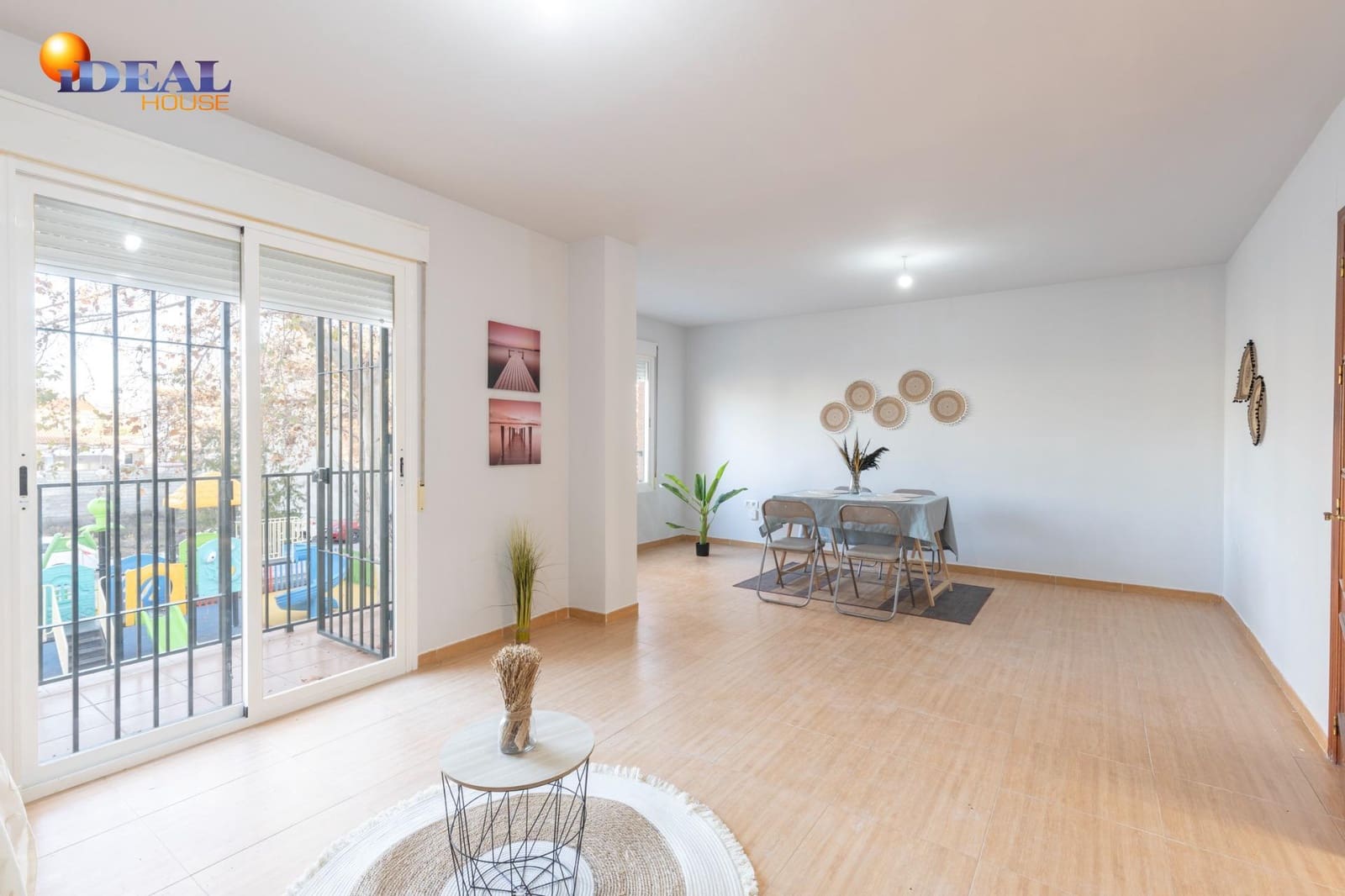 3 soveværelse Rækkehus til salg i Fuente Vaqueros med garage - € 169.900 (Ref: 9561725)